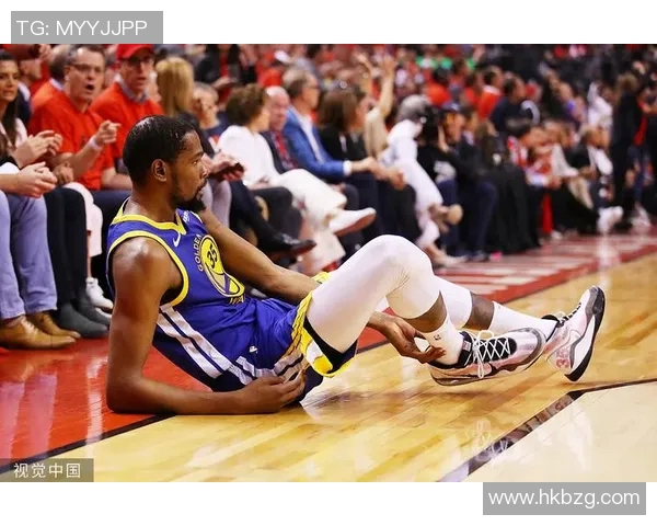 下半场仅打3分钟！伊森脚踝受伤，本场比赛不会回归